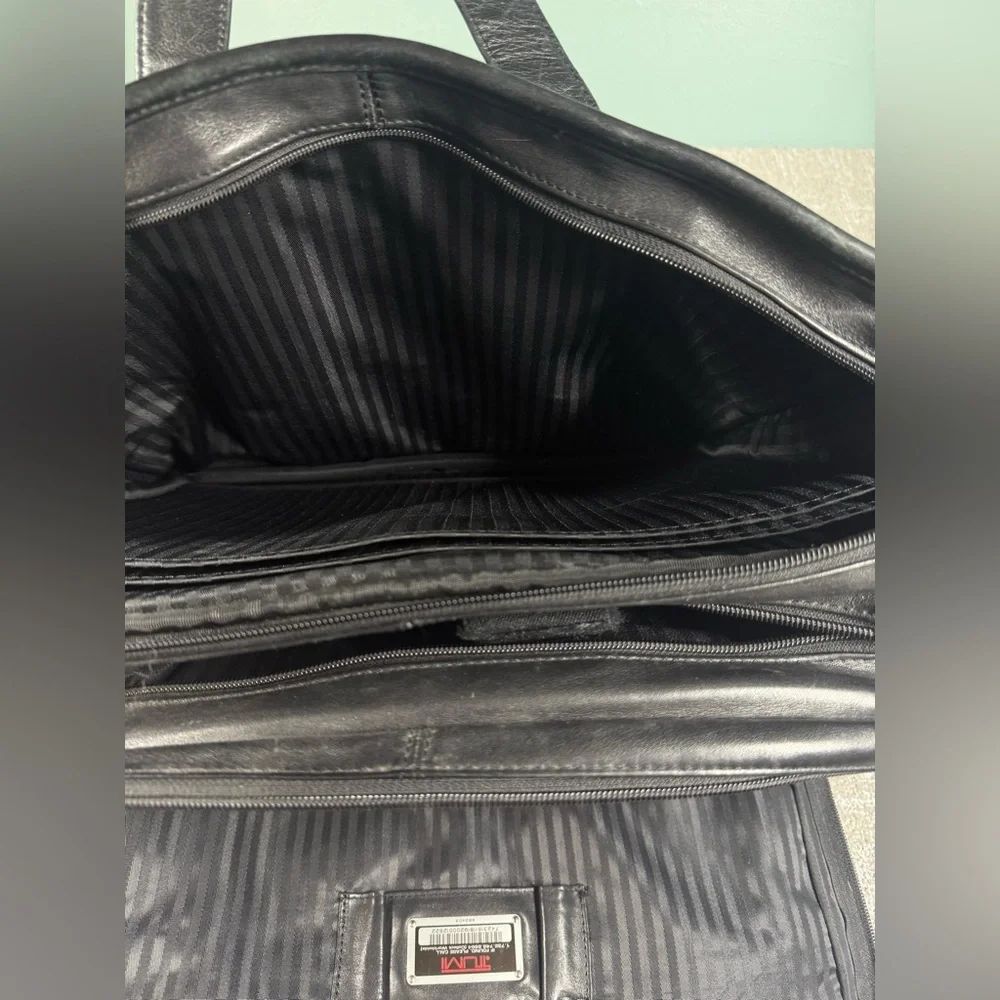 Tumi Alpha Black Leather Expandable Briefcase Laptop Bag